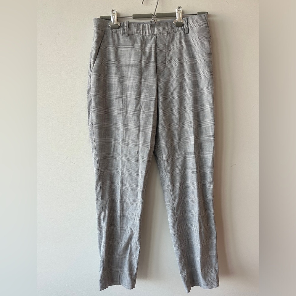 Uniqlo smart stretch dress pants, ankle length, size medium